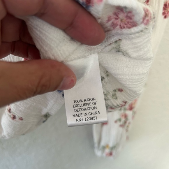 SO Floral Peplum Blouse, V-Neck Long Sleeve, White Romantic Cottagecore Shirt - Picture 5 of 7